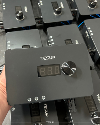 Controlador de Carga TESUP – El Héroe Silencioso de Tu Energía Eólica
