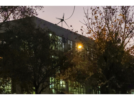 イングランド南西部のある学校で、2023年2月からMagnumが回り続けています。交換されるのは、消耗したからではありません。