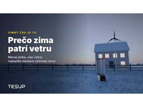 Veterné turbíny TESUP Atlas a Magnum v zasneženej záhrade za súmraku pri dome s rozsvietenými oknami, s titulkom: prečo zima patrí vetru