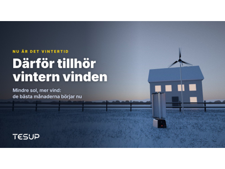 TESUP:s vindkraftverk Atlas och Magnum i en snötäckt trädgård i skymningen bredvid ett hus med tända fönster, med rubriken: därför tillhör vintern vinden