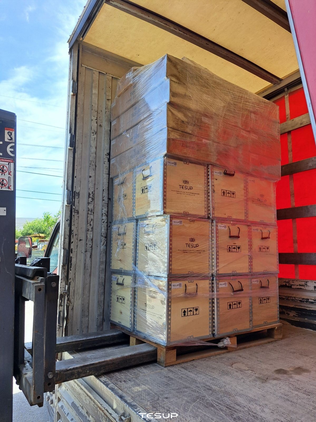 TESUP-Paletten beim Verladen